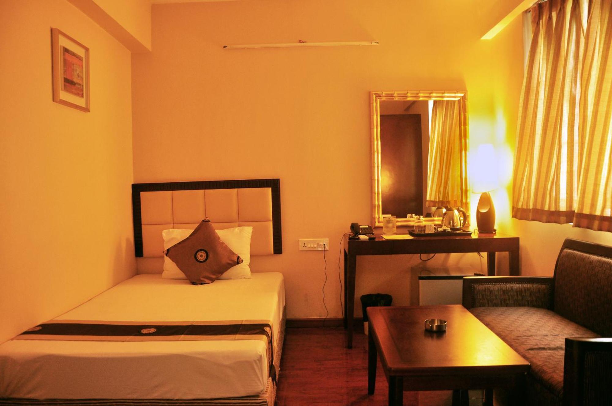 Astoria Hotel Kolkata Ngoại thất bức ảnh