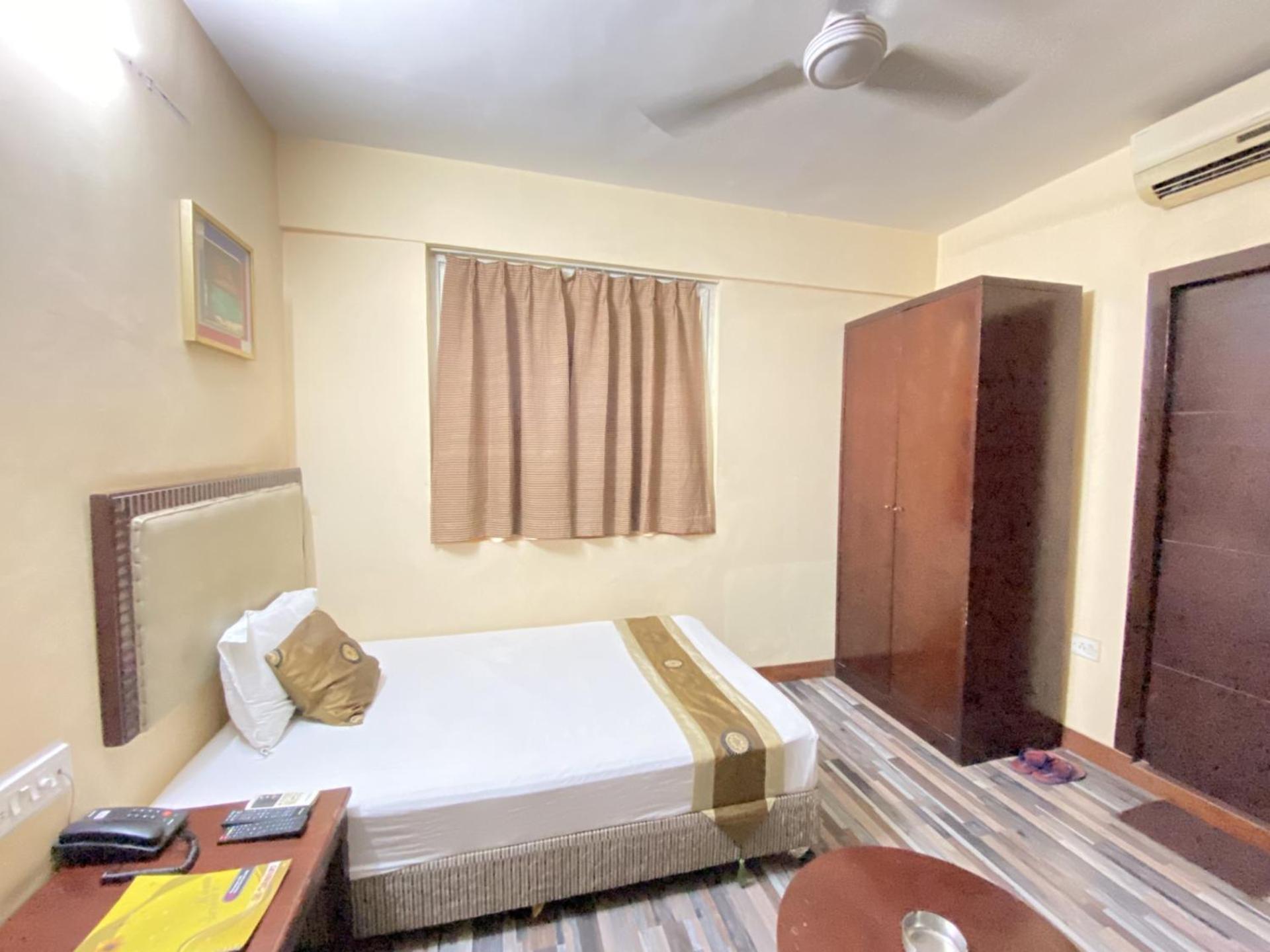Astoria Hotel Kolkata Ngoại thất bức ảnh