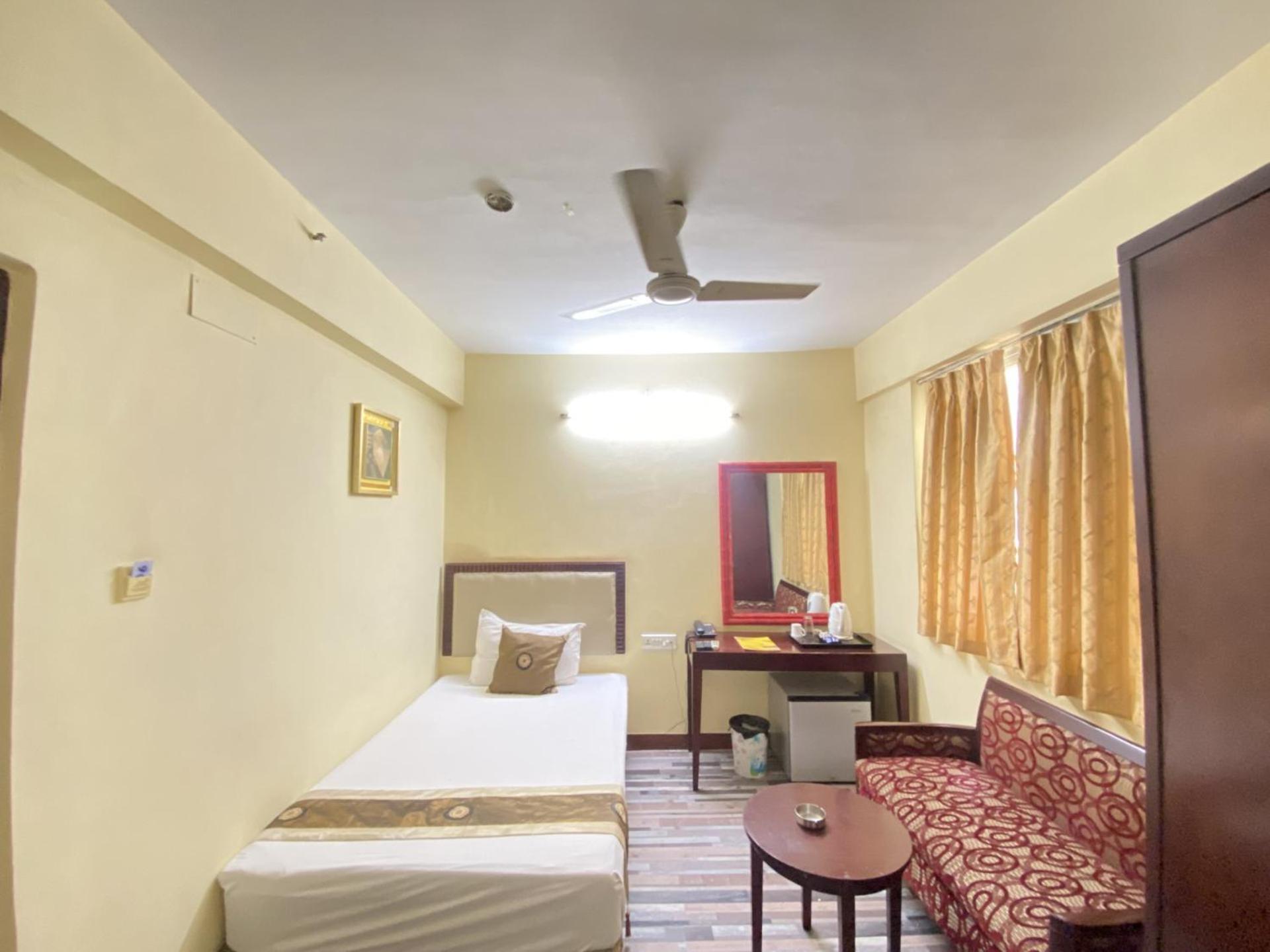 Astoria Hotel Kolkata Ngoại thất bức ảnh