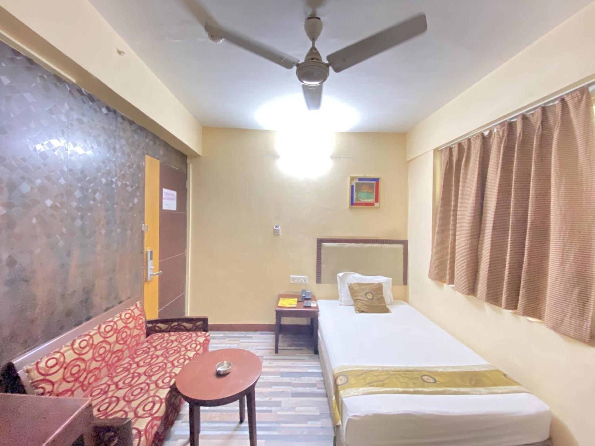 Astoria Hotel Kolkata Ngoại thất bức ảnh