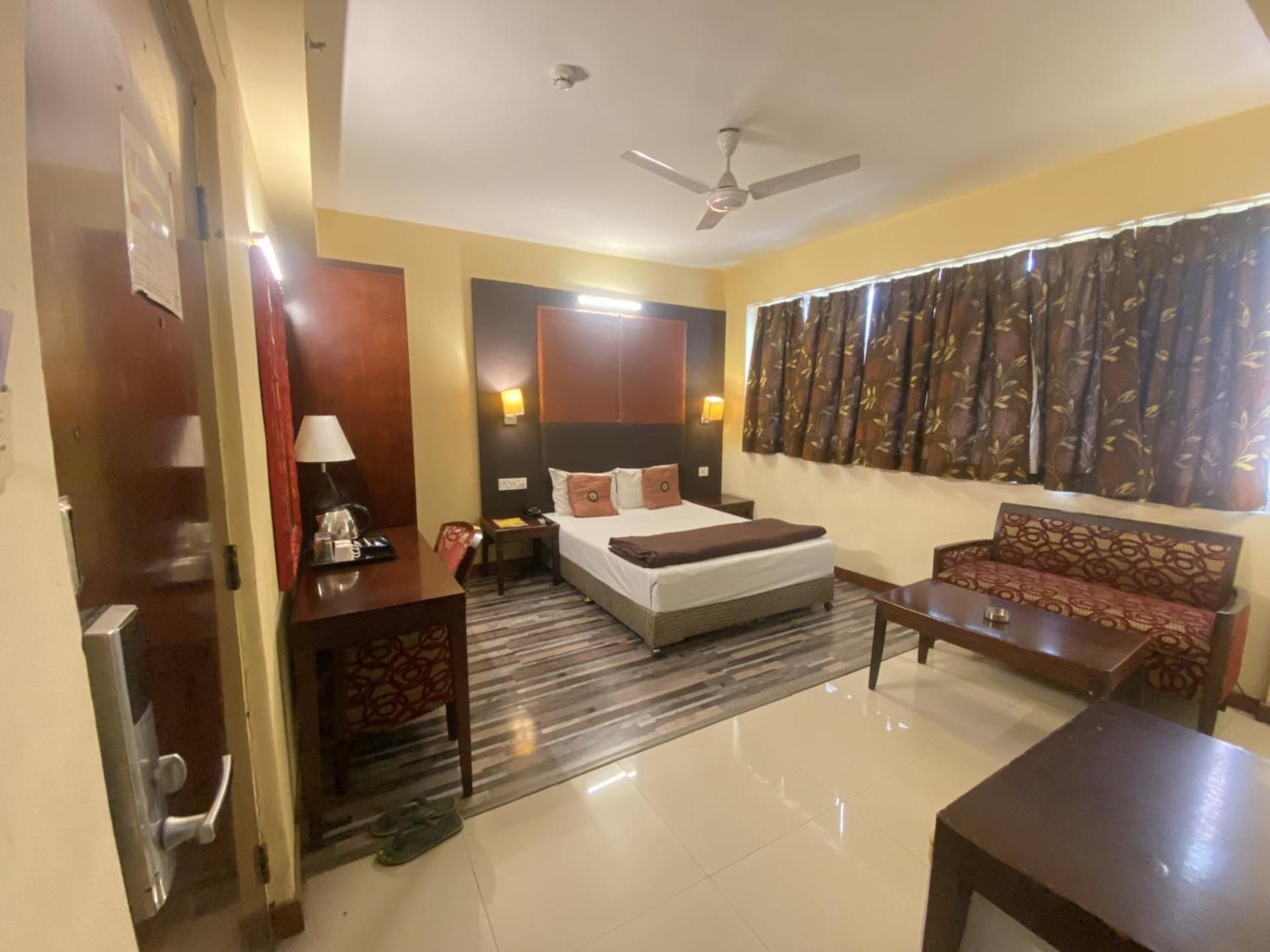 Astoria Hotel Kolkata Ngoại thất bức ảnh