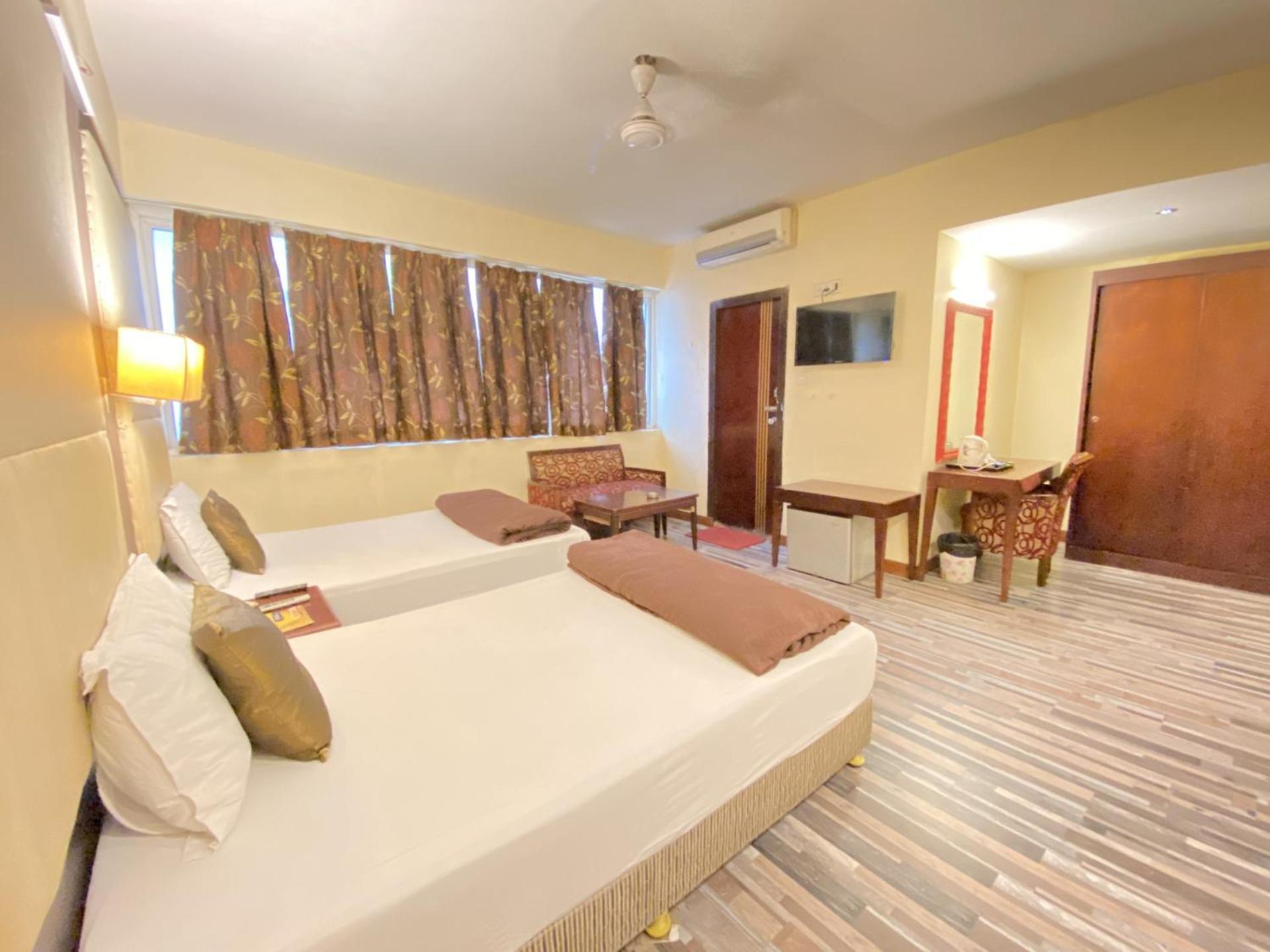 Astoria Hotel Kolkata Ngoại thất bức ảnh