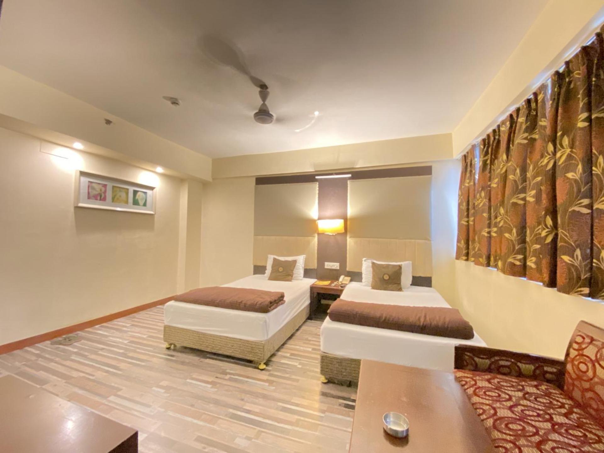 Astoria Hotel Kolkata Ngoại thất bức ảnh