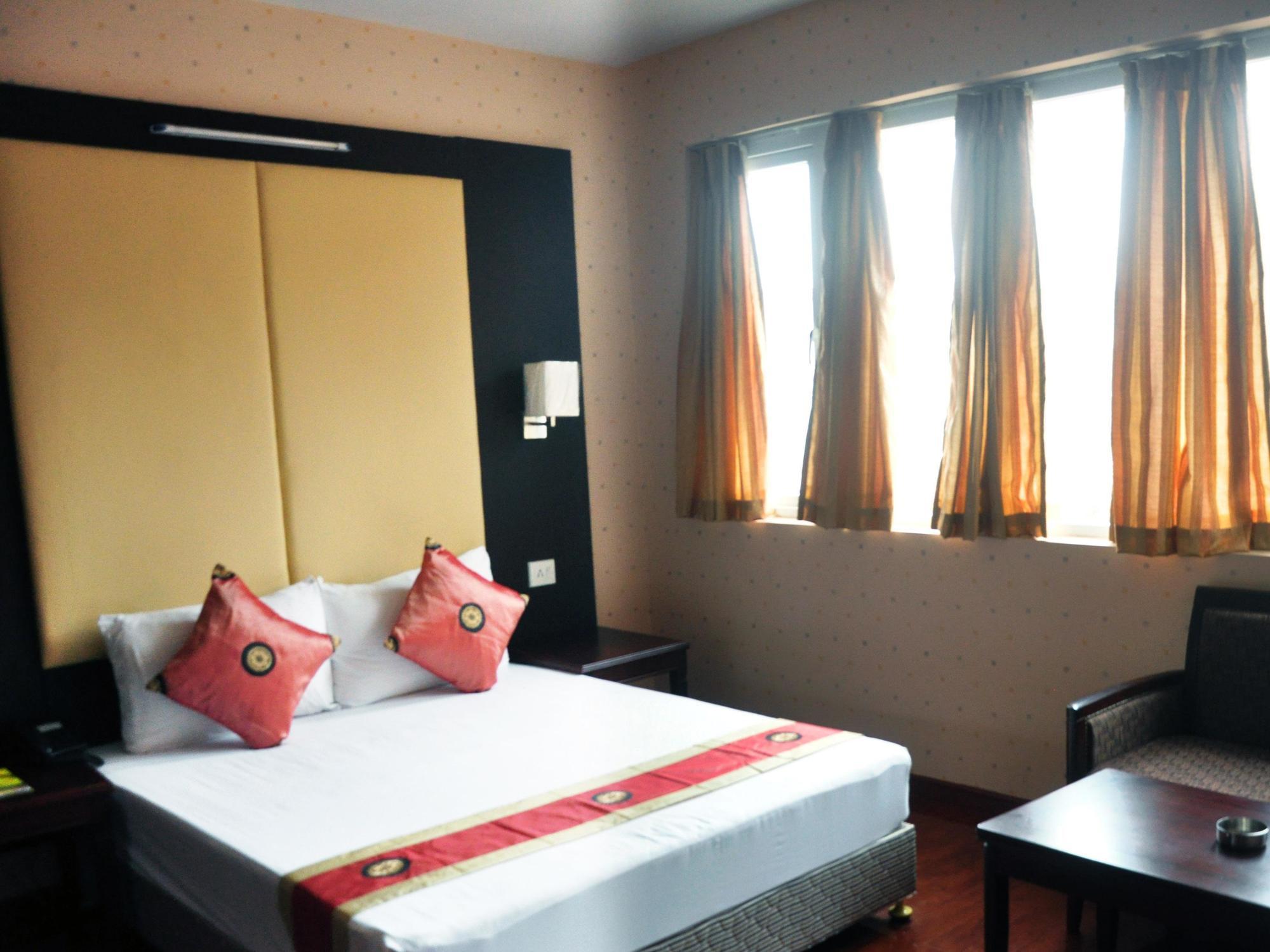 Astoria Hotel Kolkata Ngoại thất bức ảnh