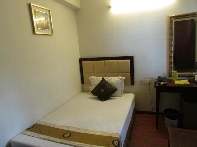 Astoria Hotel Kolkata Ngoại thất bức ảnh