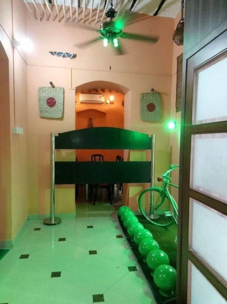 Astoria Hotel Kolkata Ngoại thất bức ảnh