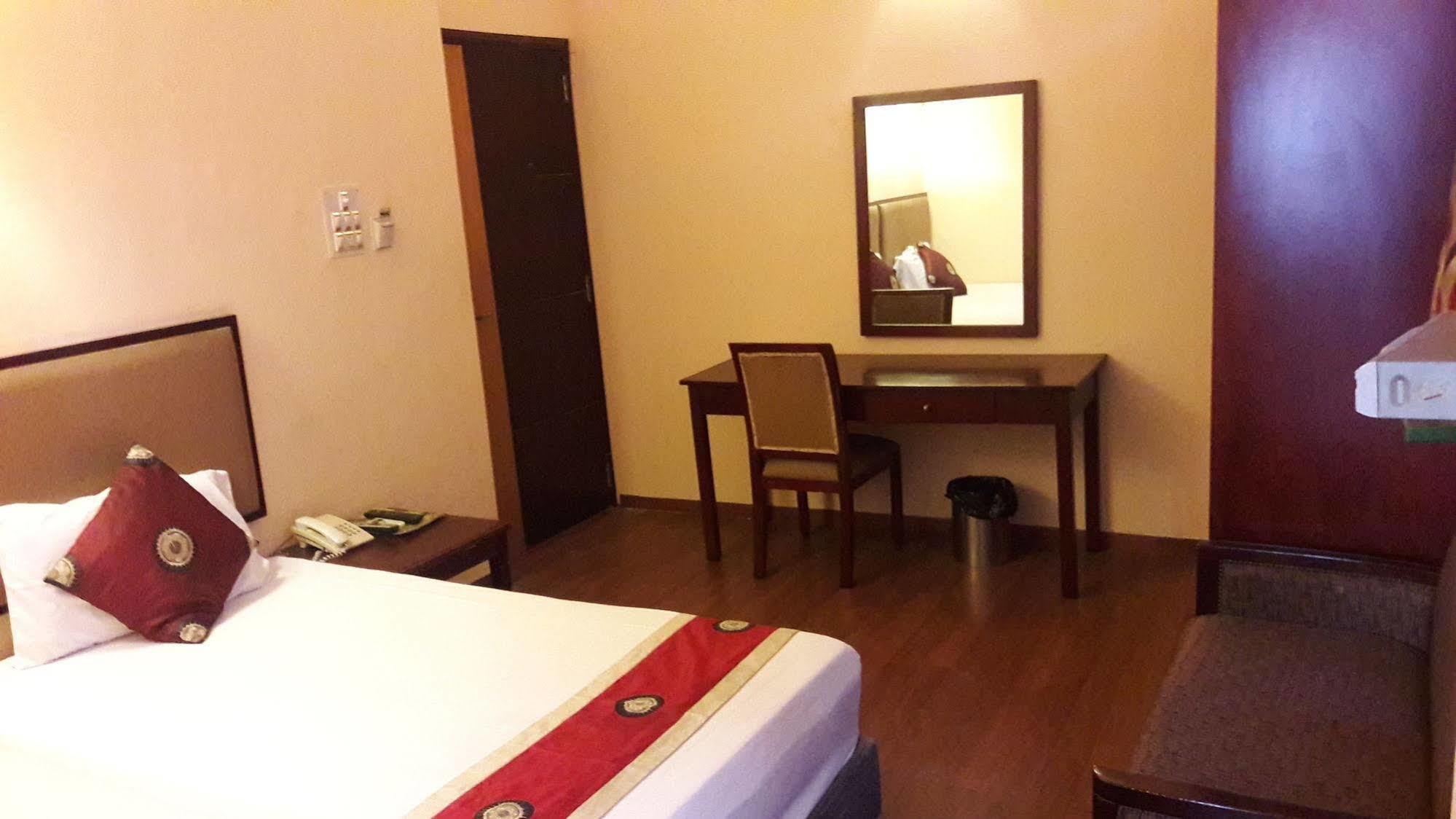 Astoria Hotel Kolkata Ngoại thất bức ảnh