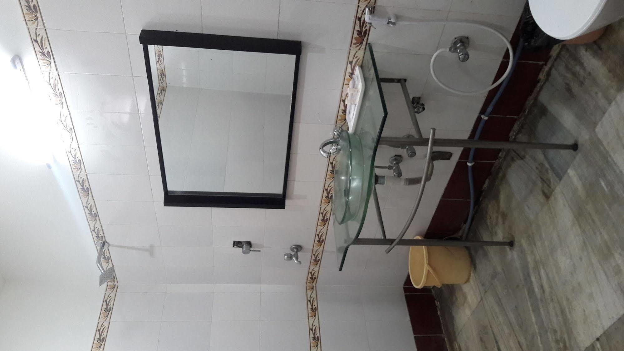 Astoria Hotel Kolkata Ngoại thất bức ảnh