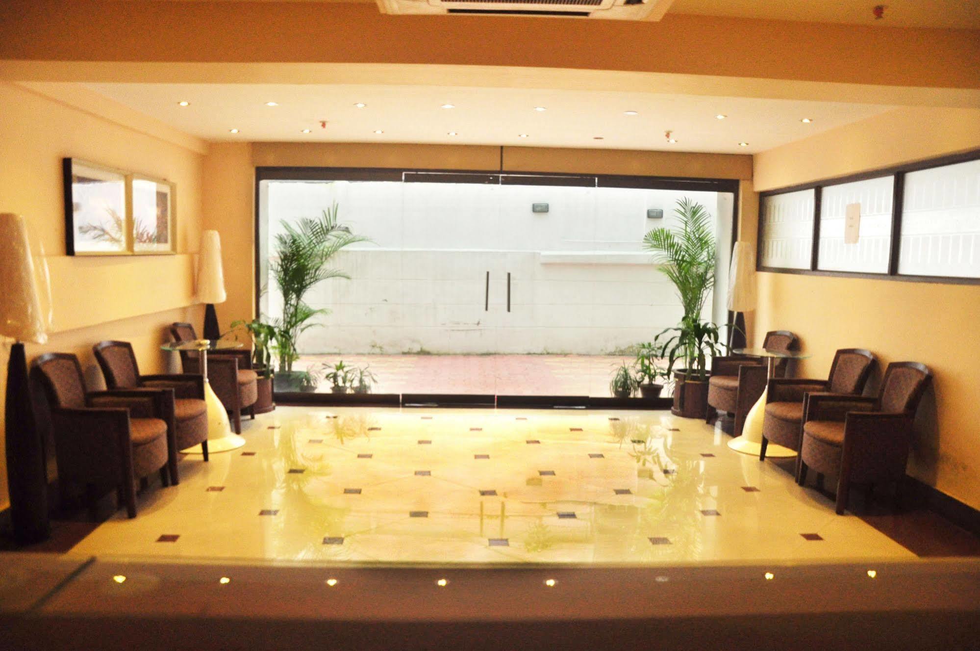 Astoria Hotel Kolkata Ngoại thất bức ảnh