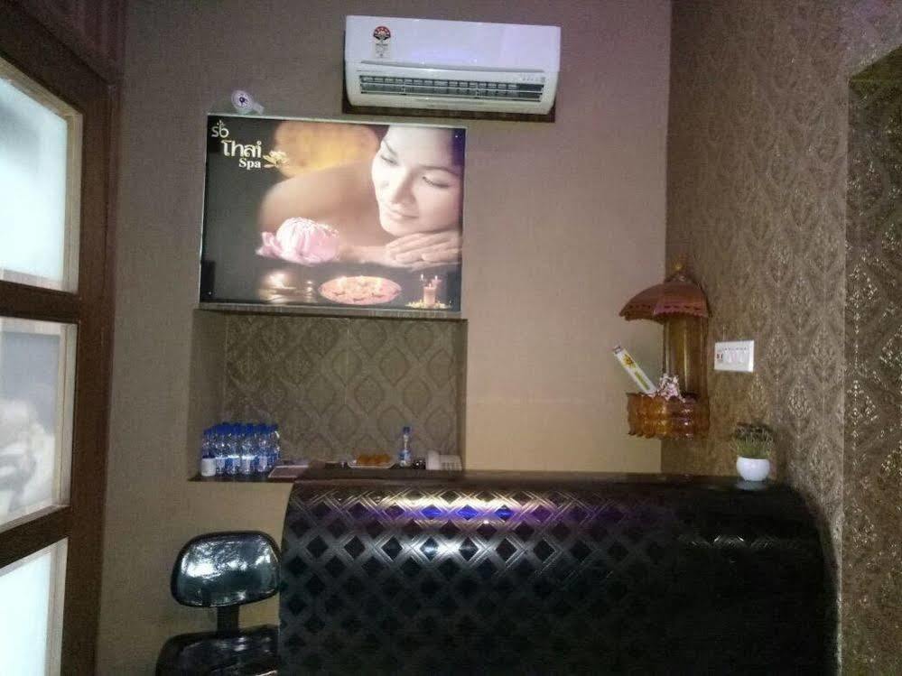Astoria Hotel Kolkata Ngoại thất bức ảnh